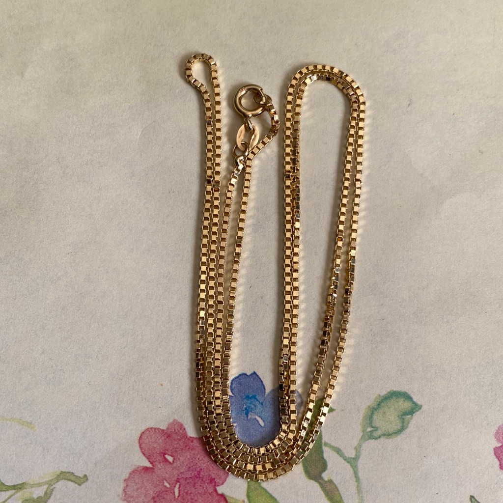 Solid 14k Gold Box Chain. Heavy, Weighs:5.9g. Has Kinks & Mended Once. Preowned.